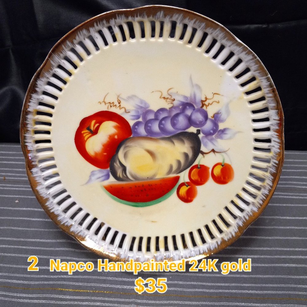NAPCO HAND PAINTED 24K GOLD TRIMMED DECORATIVE COLLECTOR PLATE